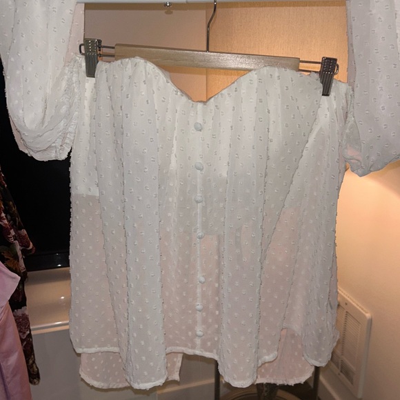 Sweetheart neckline & Swiss dot 3/4 sleeve top with corset style & overlay - Picture 3 of 6